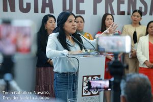 Congreso local no ratificó a la presidenta municipal de San Agustín Amatengo Tania Caballero Navarro_01