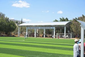 Inaugura Salomón Jara cancha con pasto sintético y techado en San Martín Mexicapam, espacio que fomenta la integración social-3