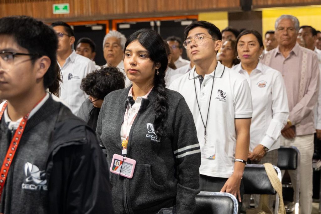 Firman Gobierno de Oaxaca y TecNM convenio para garantizar libre tránsito estudiantil (3)