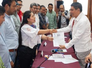 Con apertura al diálogo, Gobierno de Salomón Jara atiende necesidades de la Sección XXII (2)