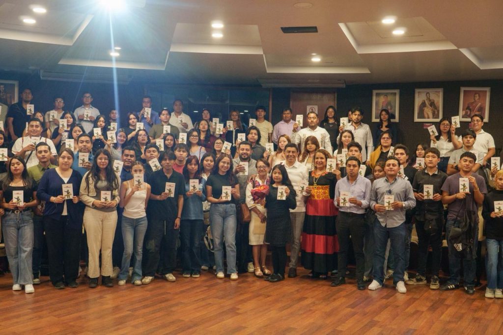 Fortalece Gobierno del Estado hábito de la lectura en estudiantes de educación media y superior de Valles Centrales-8