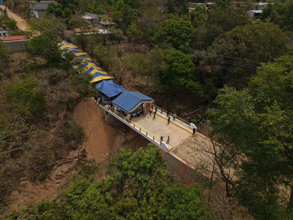 Garantiza Salomón Jara conectividad para la Costa, inaugura puente y carreteras-2